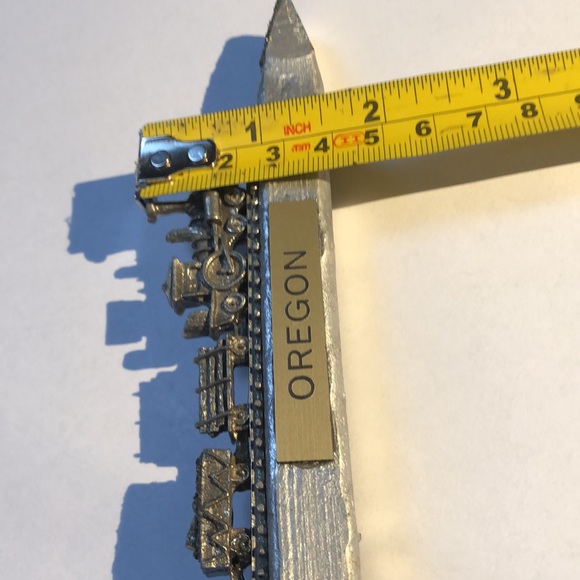Train Metal knickknack Oregon sign on front railroad spike - Picture 12 of 13